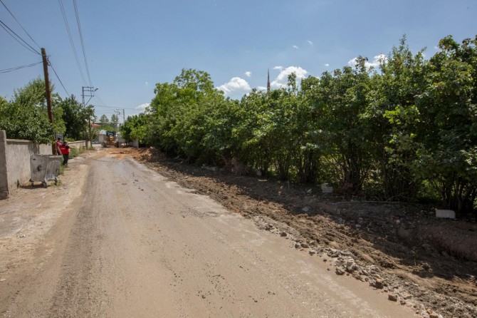 Van kaliteli, konforlu ve güvenli yollara kavuşuyor