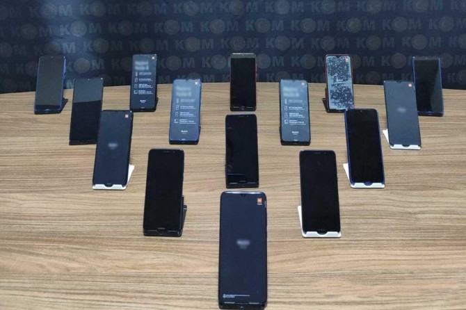 Malatya'da kaçak cep telefonu ve nargile tütünü operasyonunda 3 kişi yakalandı