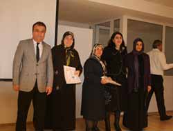 Bursa'da aile eğitimine katılan velilere belgeleri verildi