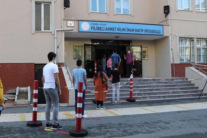 İstanbul'da LGS birinci oturumu başladı