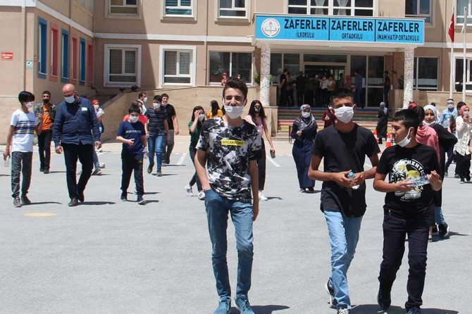 Van'da 32 bin öğrencinin girdiği LGS sınavı sona erdi