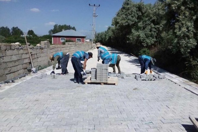 Van'ın kırsal mahallelerindeki yollar yenileniyor