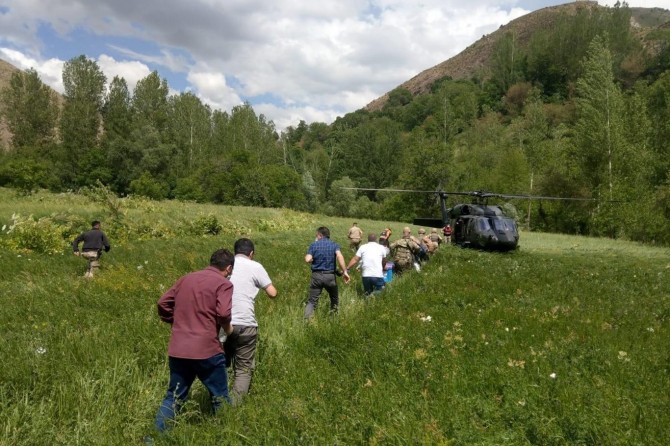 Bitlis’te LGS’ye girecek 28 öğrencinin sınav evrakları helikopter ile yetiştirildi