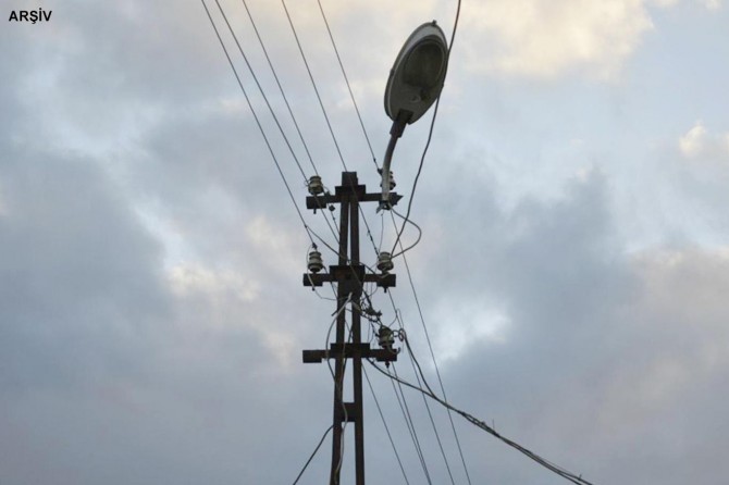 Adana Seyhan'da elektrik akımına kapılan boyacı hayatını kaybetti