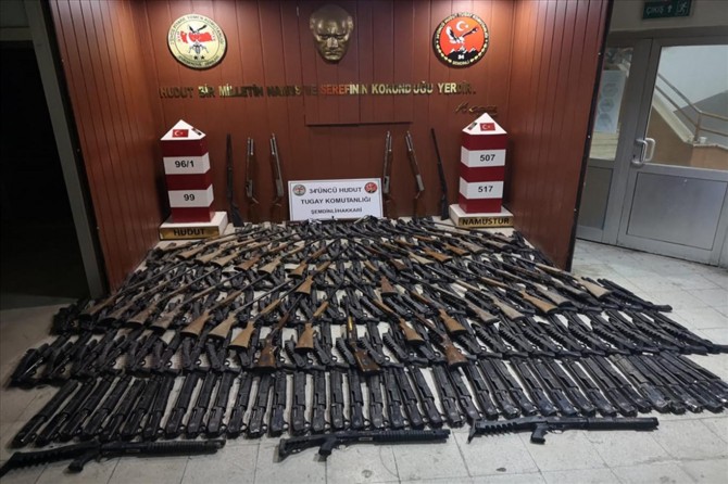 MSB: Hudut hattında 200 av tüfeği, sigara ve ilaç ele geçirildi