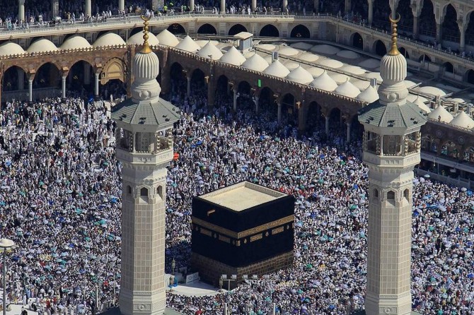 Coronavirus nedeniyle bu yıl Kabe'ye yurtdışından hacı adayları alınmayacak