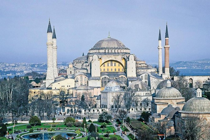 Adalet Bakanı Gül: "Ayasofya'nın ibadete açılması gerekli"