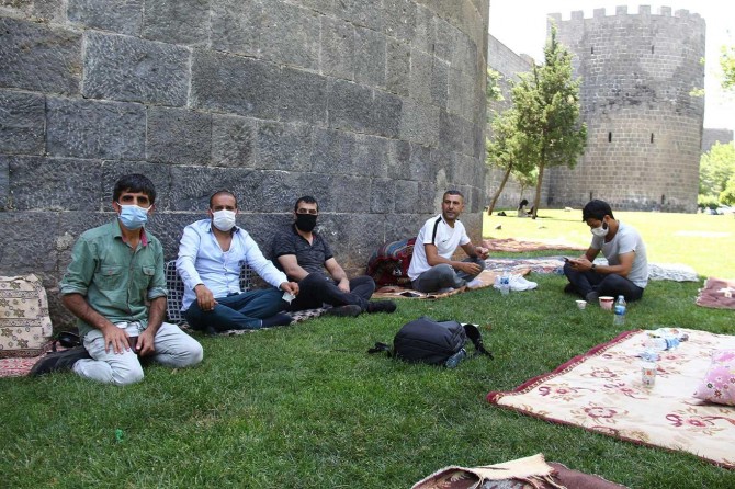 Haklarını aramak isteyen fabrika çalışanları işten çıkarıldı