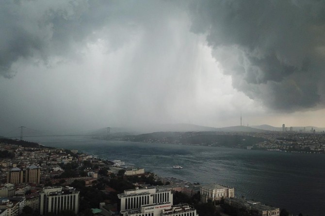 İstanbul Valiliği: 3 çocuk ekiplerimiz tarafından kurtarıldı