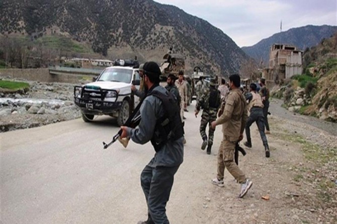 Afganistan'da Taliban saldırısı: 15 polis ve asker hayatını kaybetti