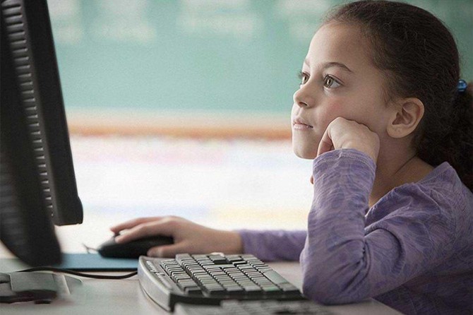 RAM Başkanı Turan: Çocukları teknolojiyle baş başa bırakmamalıyız