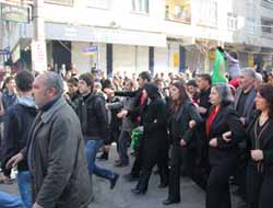 Diyarbakır' sokakları yine karıştı