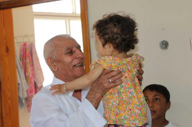 Suriye'de 9 yıl tutsak olan şoför ailesine kavuştu