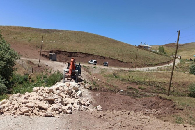 Van’da bir okulun yol problemi çözüldü