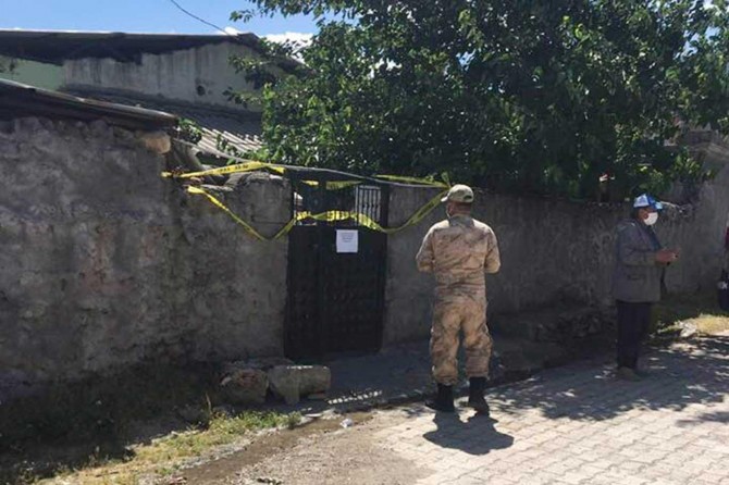 Gaziantep'te 11 evdeki 49 kişi karantinaya alındı