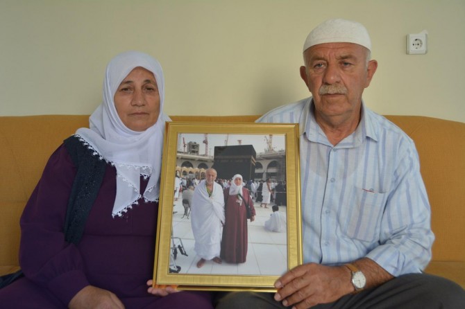 Batmanlı hacı adayları, yıllarca bekledikleri hacca gidememenin burukluğunu yaşıyor