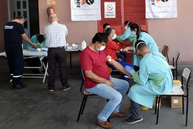 Gaziantep'te işçilere antikor temelli Covid-19 testi yapıldı