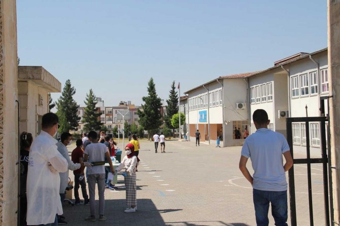 Mardin'de 33 bin adayın katıldığı YKS başladı