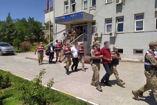 Diyarbakır'da nitelikli dolandırıcılık suçundan 7 şüpheli tutuklandı