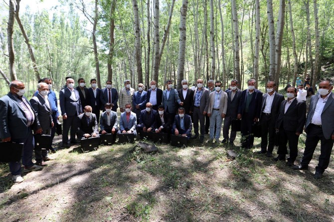 Van Valisi Bilmez muhtarlarla bir araya geldi