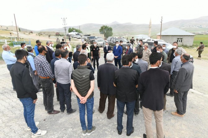 Van Valisi Bilmez depremden etkilenen ilçeleri ziyaret etti