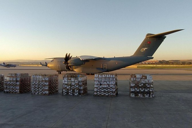 Turkey sends medical supplies to Iraq