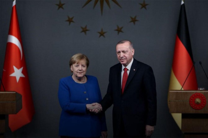 Erdogan bi Merkel re hevdîtin kir