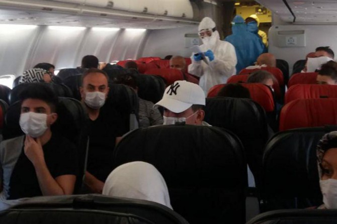 Diyarbakır-Ankara uçağında Covid-19 paniği yaşandı