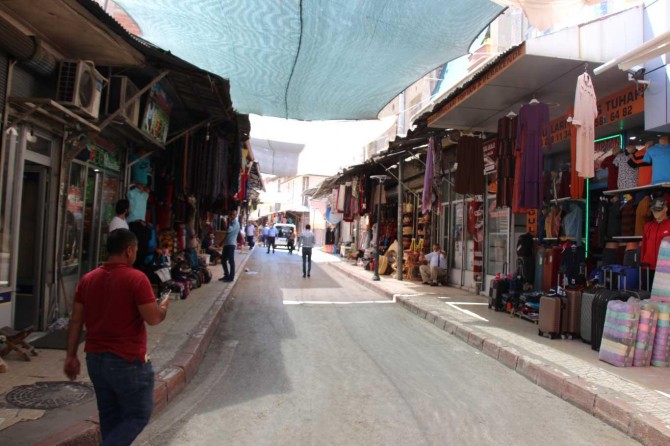 Elâzığ'ın tarihi Şire Meydanı eski günlerini arıyor