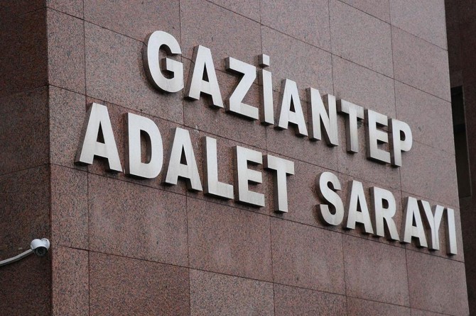 Gaziantep'te gasp ettikleri otomobille kaçan 2 şüpheli yakalandı