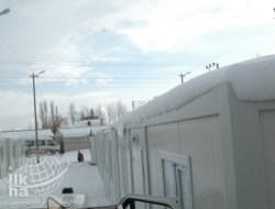 Konteynerler Kar Altında