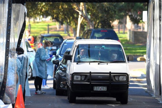 Vaka sayısındaki artıştan dolayı Avustralya’nın Melbourne kenti yeniden karantinaya alındı