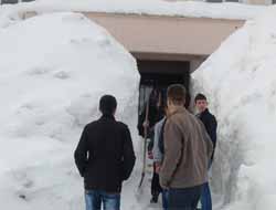 Bitlis İmam Hatip Lisesi yeni binasına taşındı ama video