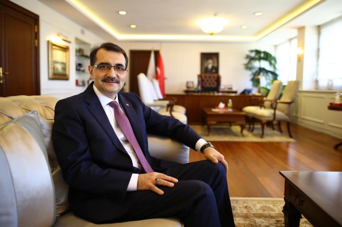 Bakan Dönmez: “Karapınar Güneş Enerji Santrali'ni gelecek ay açacağız”