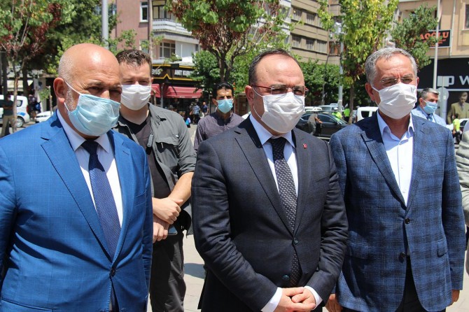 Elâzığ Valisi Yırık, kurban bağışında bulundu