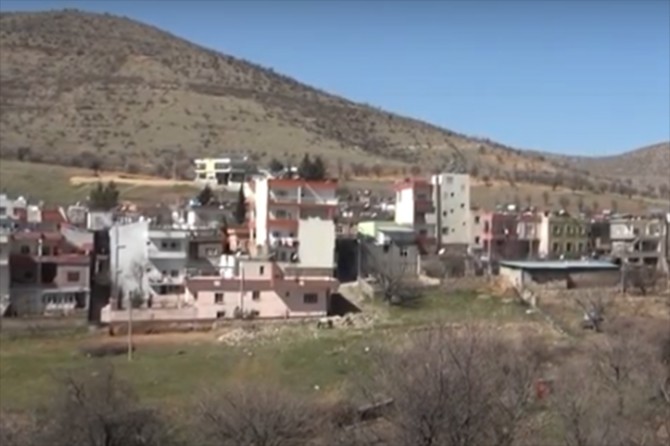 Gercüş'ün Kayapınar beldesinde bir ev karantinaya alındı