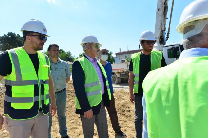 Elâzığ`da depremde yıkılan okulların yerine yenilerinin yapımına başlandı.