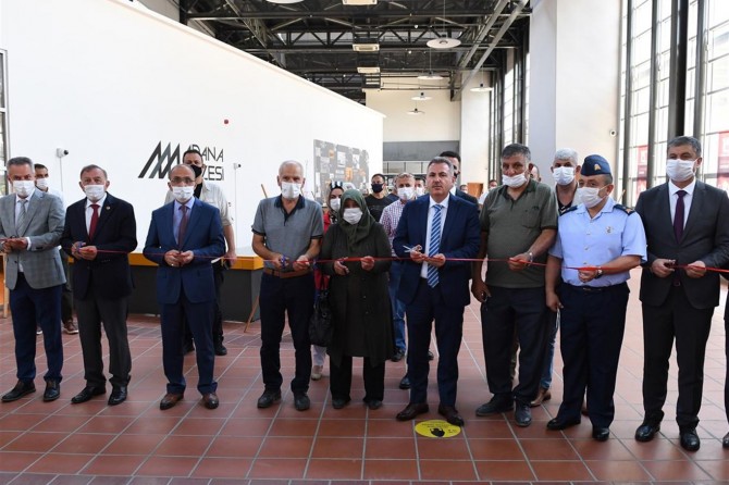 Adana'da '15 Temmuz' konulu fotoğraf sergisi açıldı