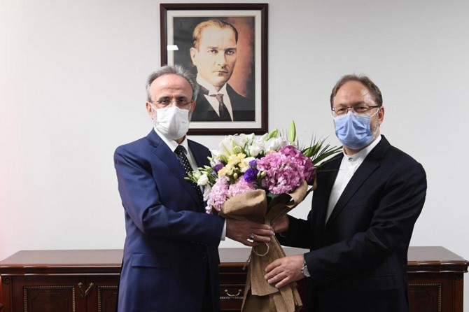 Diyanet İşleri Başkan Yardımcılığına atanan Prof. Dr. Karslı, görevine başladı