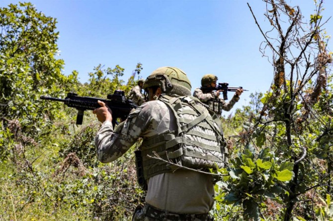 Şırnak'ta 4 PKK'li teslim oldu