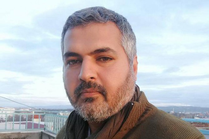 Xebatkarê TRTê di behrê de canê xwe ji dest da