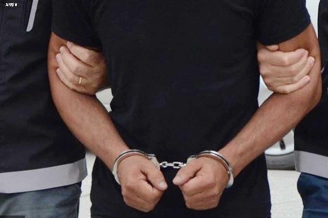 İstanbul'da hırsızlık ve uyuşturucu suçlarından 2 kişi tutuklandı