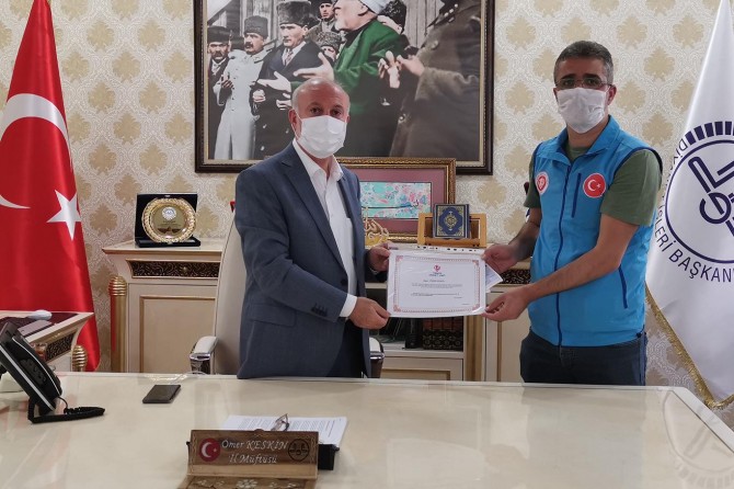 Van İl Müftüsü Keskin, kurban vekâletlerini TDV’ye verdi