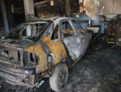 Diyarbakır'da işyeri yandı video