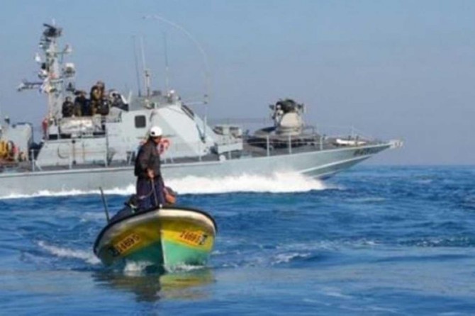 Zionist occupation navy attacks Gaza fishermen