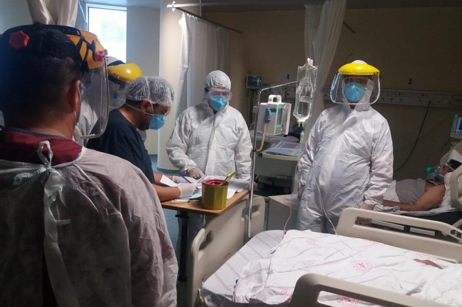 Van İl Sağlık Müdürü Sünnetçioğlu, yoğun bakım hastalarını ziyaret etti