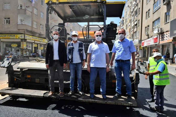 Vali Karaloğlu, yol yapım çalışmalarını inceleyip Cemil Paşa Konağını ziyaret etti