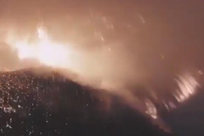 Stromboli Yanardağı patladı