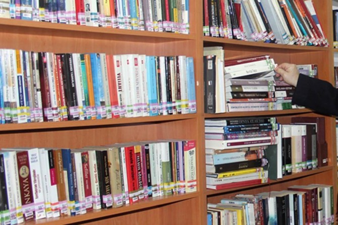 Adalet Bakanlığı: Cezaevlerinde bir yılda 1 milyon 102 bin kitap okundu