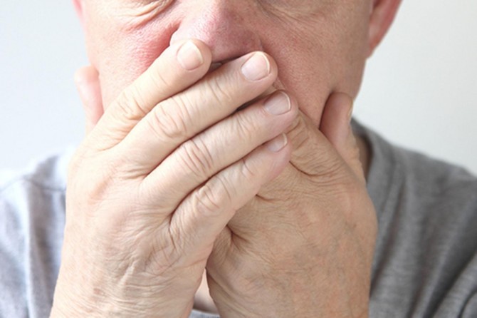 Şeker hastalarının ağız kuruluğu sorunu ve implant tedavisi